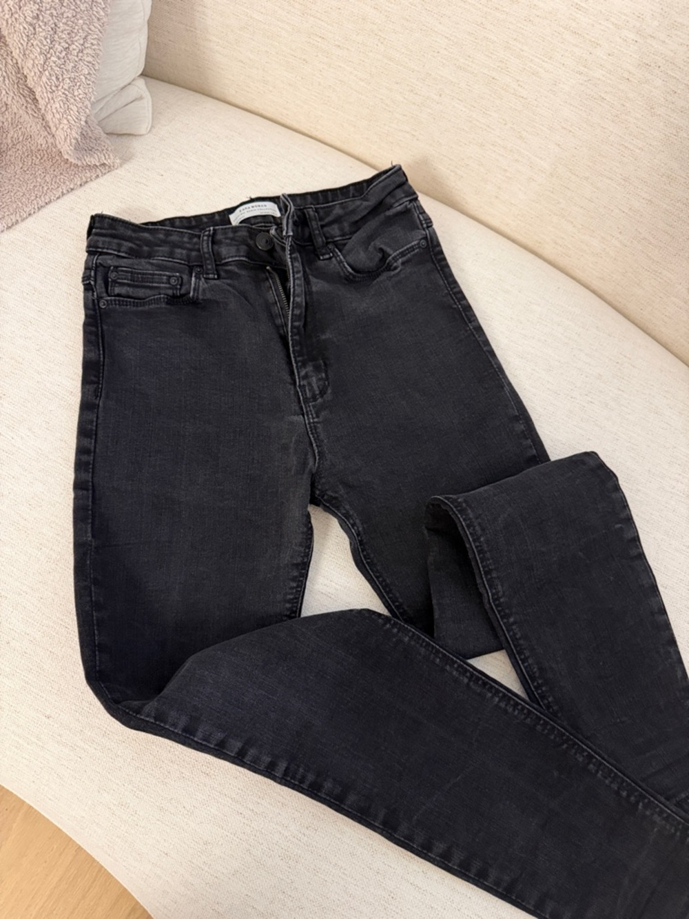 Zara women skinny Jeans in Washed Black size 4